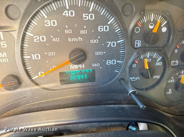 image for item NN9746 2003 Chevrolet C6500 chipper truck