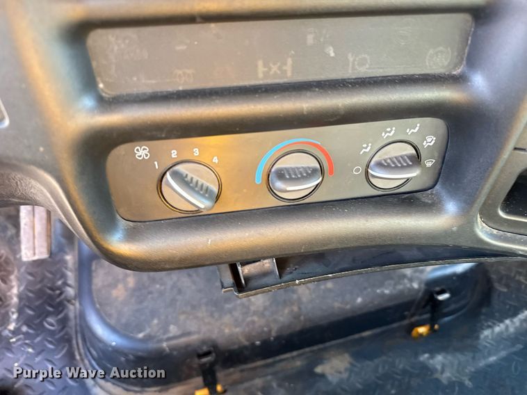 image for item NN9746 2003 Chevrolet C6500 chipper truck