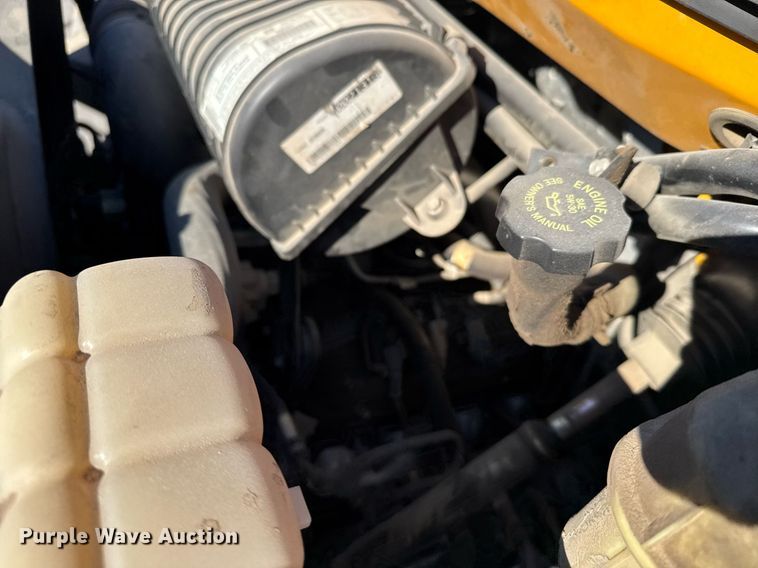 image for item NN9746 2003 Chevrolet C6500 chipper truck