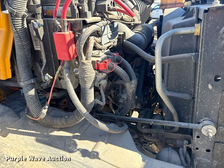 image for item NN9746 2003 Chevrolet C6500 chipper truck