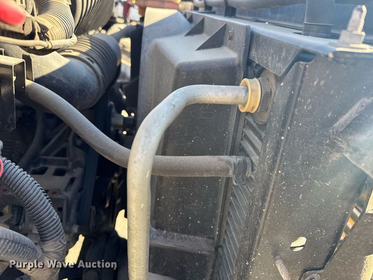 image for item NN9746 2003 Chevrolet C6500 chipper truck