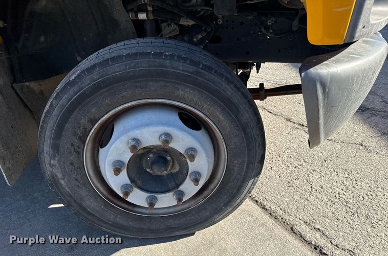 image for item NN9746 2003 Chevrolet C6500 chipper truck