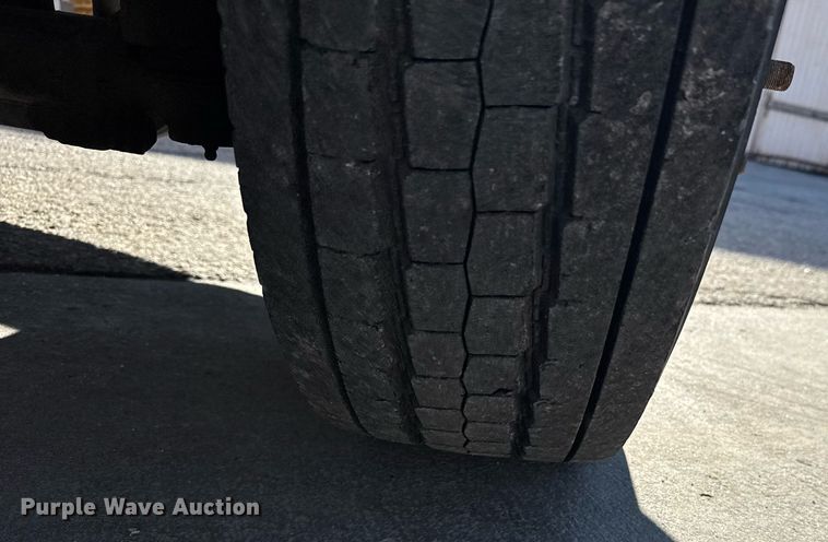 image for item NN9746 2003 Chevrolet C6500 chipper truck