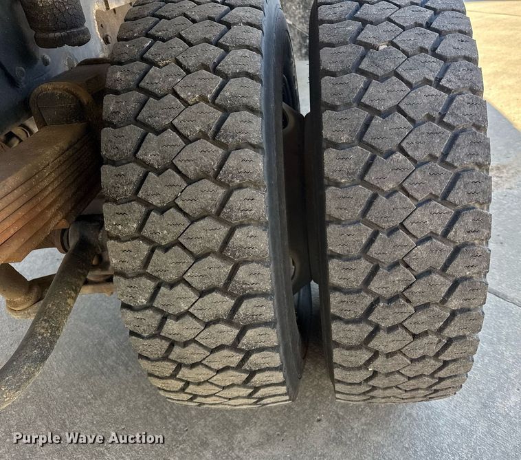 image for item NN9746 2003 Chevrolet C6500 chipper truck