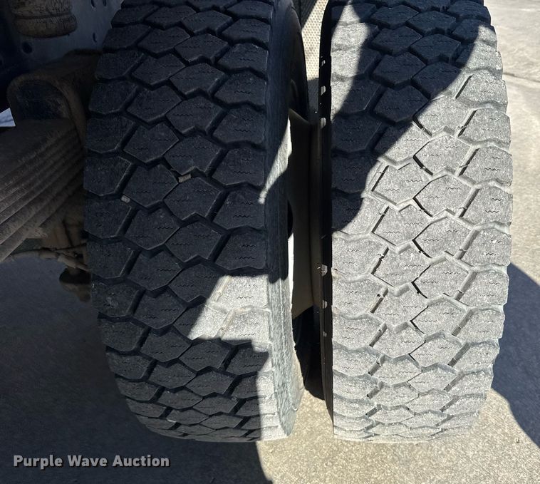 image for item NN9746 2003 Chevrolet C6500 chipper truck