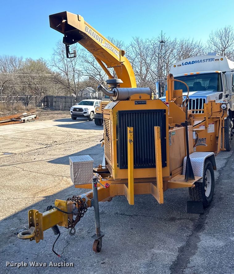 image for item NN9747 2006 Bandit Industries 200 wood chipper