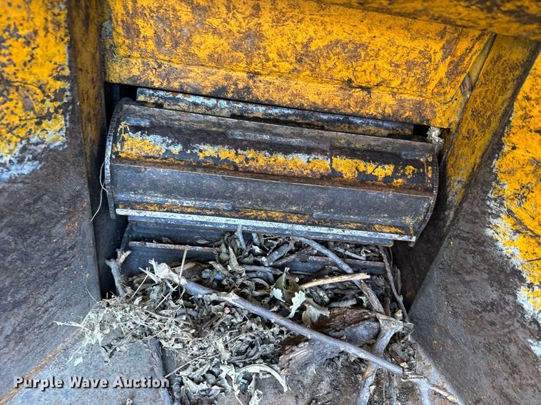 image for item NN9747 2006 Bandit Industries 200 wood chipper