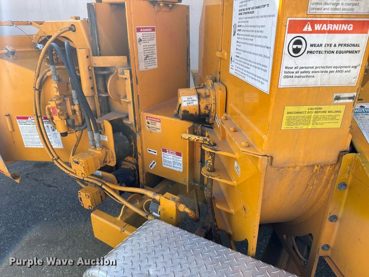 image for item NN9747 2006 Bandit Industries 200 wood chipper
