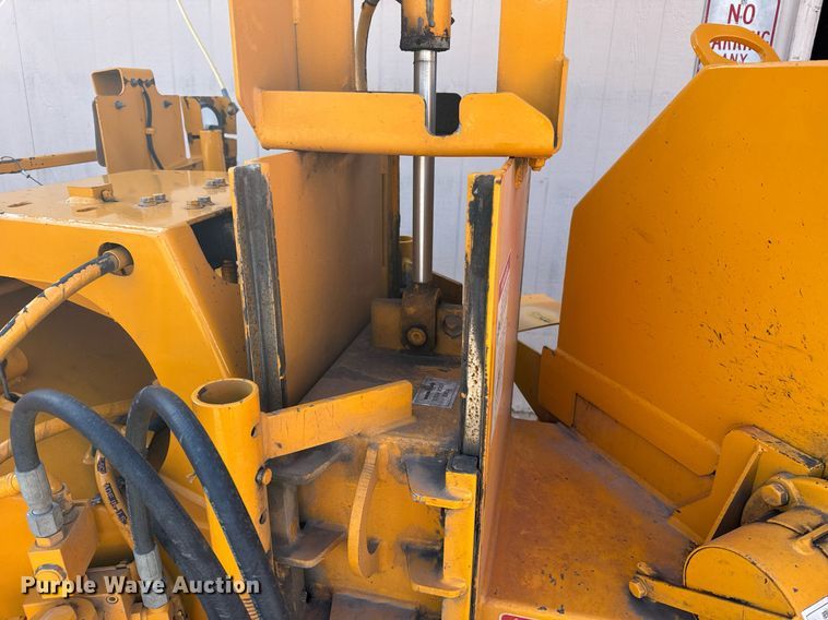 image for item NN9747 2006 Bandit Industries 200 wood chipper