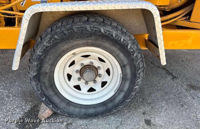 image for item NN9747 2006 Bandit Industries 200 wood chipper