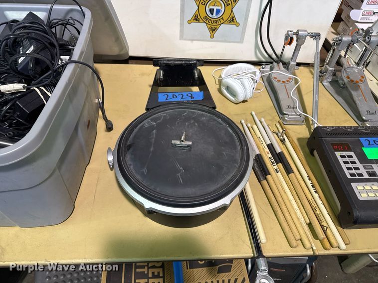 image for item NO9592 Yamaha DTXT3 drum set