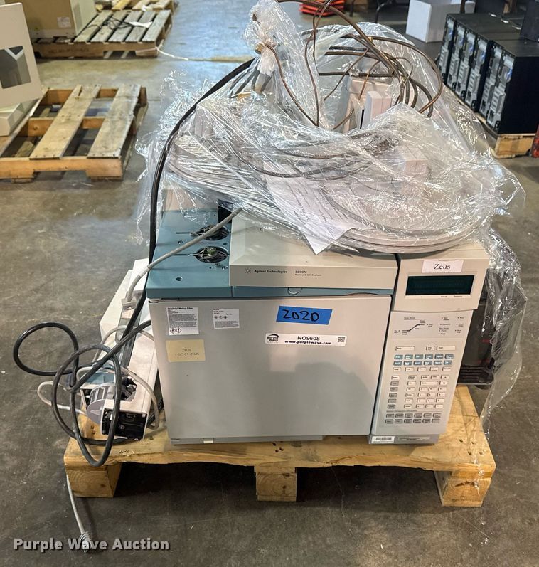 image for item NO9608 Agilent 6890N gas chromatograph