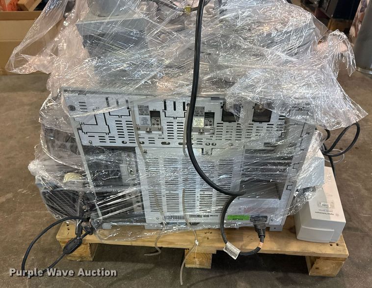 image for item NO9608 Agilent 6890N gas chromatograph