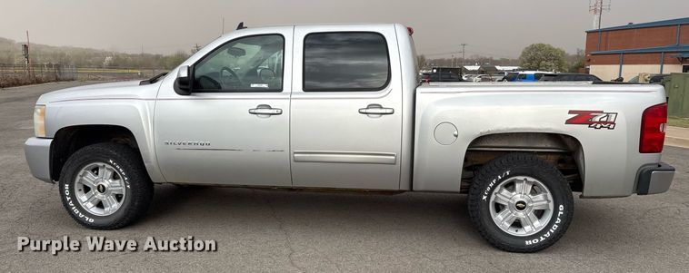 image for item OB9529 2011 Chevrolet Silverado 1500 Crew Cab pickup truck
