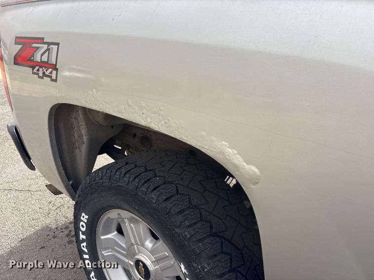 image for item OB9529 2011 Chevrolet Silverado 1500 Crew Cab pickup truck