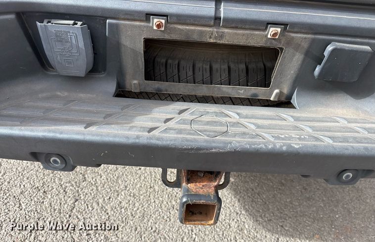 image for item OB9529 2011 Chevrolet Silverado 1500 Crew Cab pickup truck