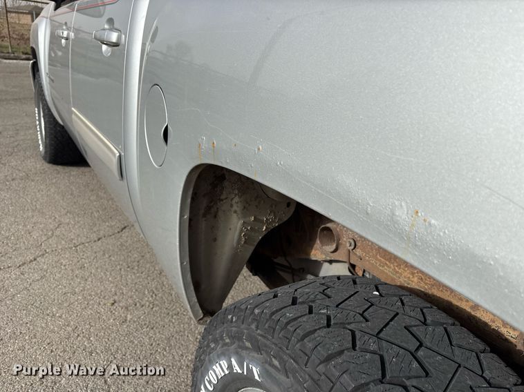 image for item OB9529 2011 Chevrolet Silverado 1500 Crew Cab pickup truck