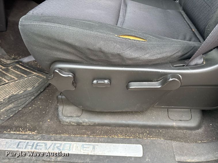 image for item OB9529 2011 Chevrolet Silverado 1500 Crew Cab pickup truck