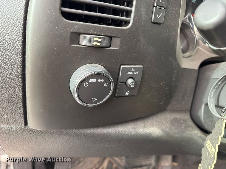 image for item OB9529 2011 Chevrolet Silverado 1500 Crew Cab pickup truck