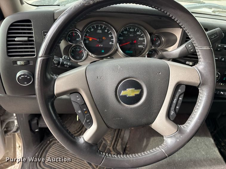 image for item OB9529 2011 Chevrolet Silverado 1500 Crew Cab pickup truck