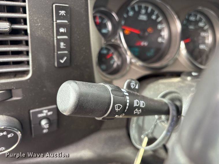 image for item OB9529 2011 Chevrolet Silverado 1500 Crew Cab pickup truck