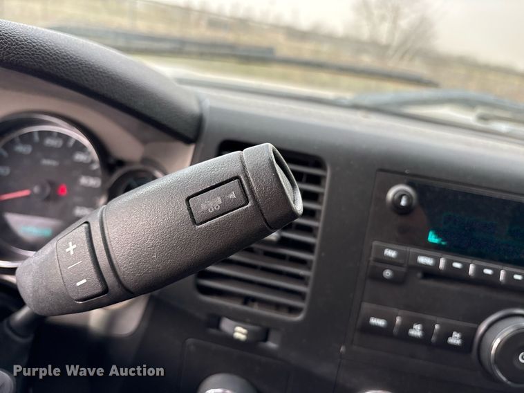 image for item OB9529 2011 Chevrolet Silverado 1500 Crew Cab pickup truck