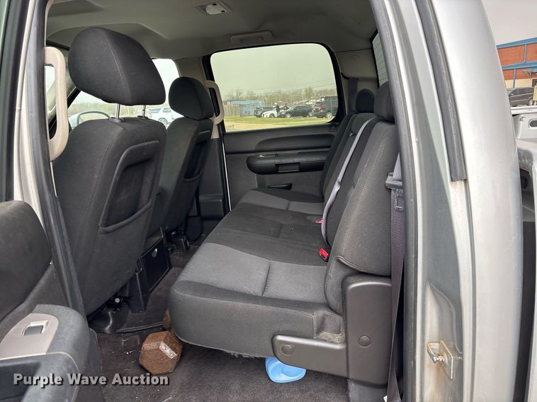 image for item OB9529 2011 Chevrolet Silverado 1500 Crew Cab pickup truck