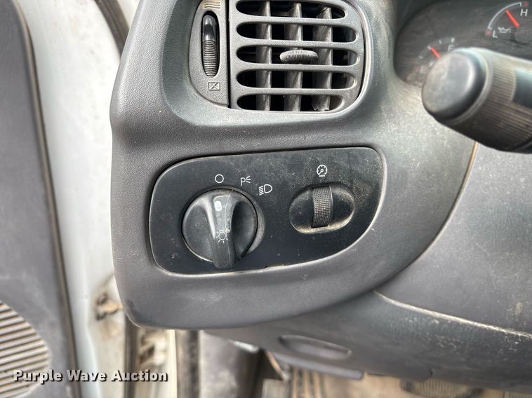 image for item OB9530 2001 Ford F150 pickup truck