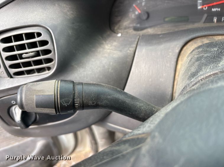 image for item OB9530 2001 Ford F150 pickup truck