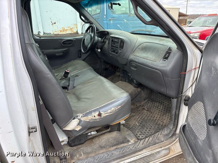 image for item OB9530 2001 Ford F150 pickup truck