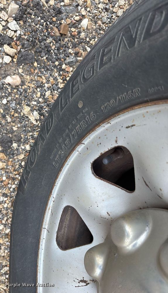 image for item OB9530 2001 Ford F150 pickup truck