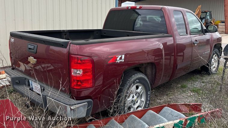 image for item OB9531 2008 Chevrolet Silverado 1500 Ext. Cab pickup truck