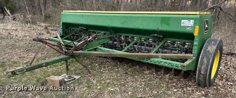 image for item DF8471 John Deere 8300 grain drill