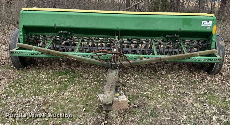 image for item DF8471 John Deere 8300 grain drill