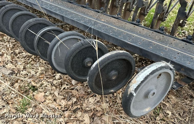 image for item DF8471 John Deere 8300 grain drill