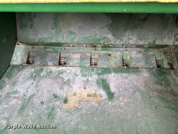 image for item DF8471 John Deere 8300 grain drill