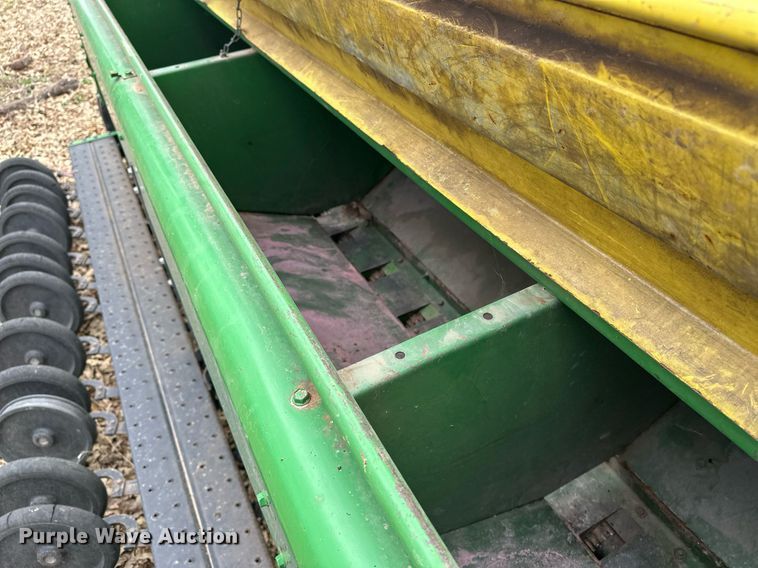 image for item DF8471 John Deere 8300 grain drill