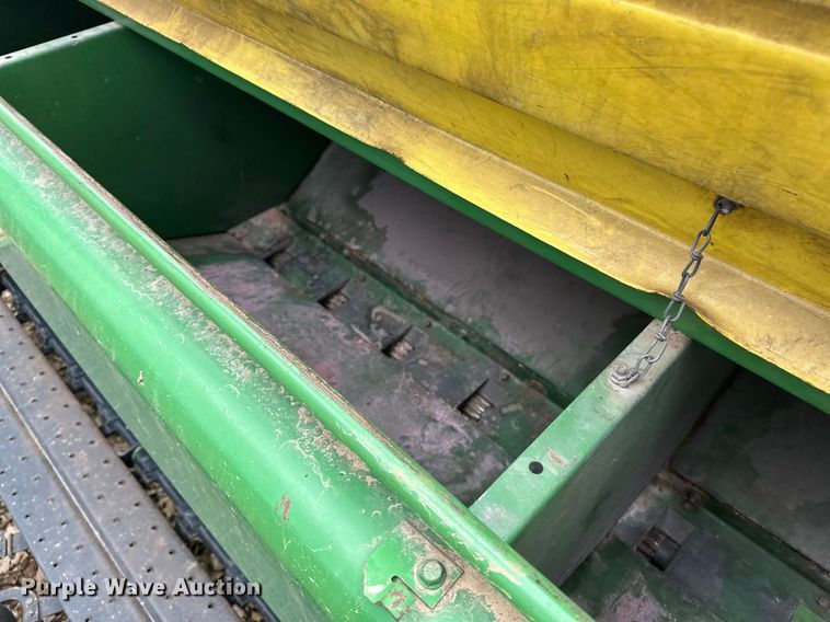 image for item DF8471 John Deere 8300 grain drill