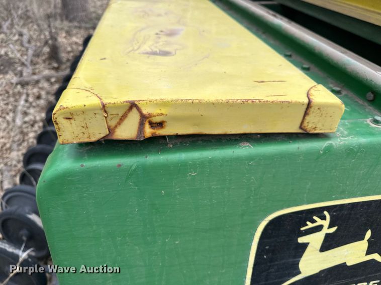 image for item DF8471 John Deere 8300 grain drill