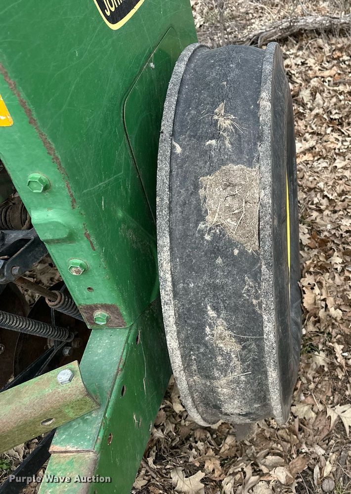 image for item DF8471 John Deere 8300 grain drill