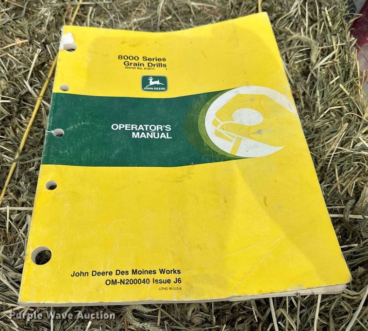 image for item DF8471 John Deere 8300 grain drill