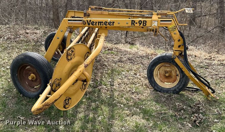 image for item DF8472 Vermeer R-9B hay rake