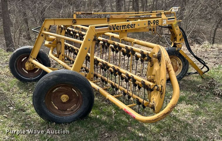 image for item DF8472 Vermeer R-9B hay rake