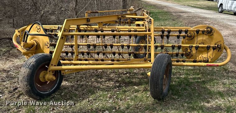 image for item DF8472 Vermeer R-9B hay rake