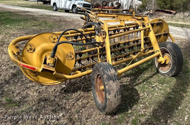 image for item DF8472 Vermeer R-9B hay rake