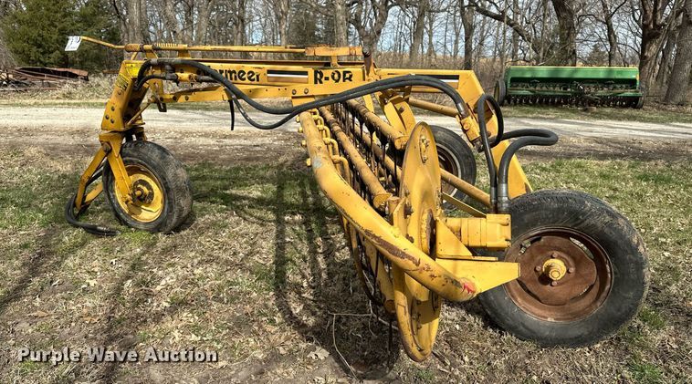 image for item DF8472 Vermeer R-9B hay rake