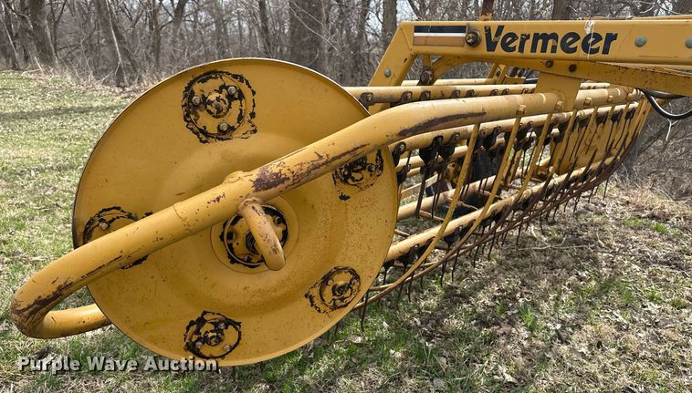 image for item DF8472 Vermeer R-9B hay rake