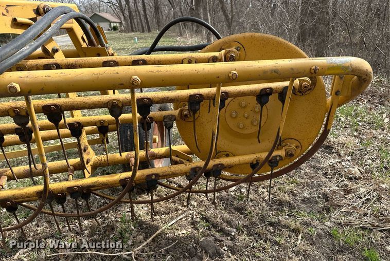 image for item DF8472 Vermeer R-9B hay rake