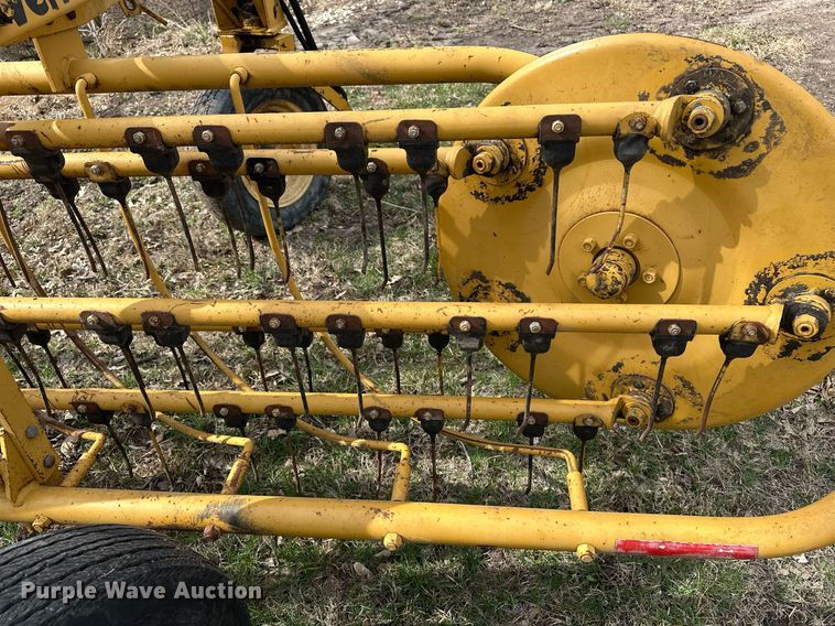 image for item DF8472 Vermeer R-9B hay rake