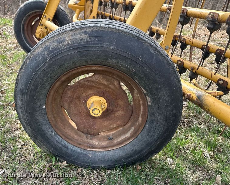 image for item DF8472 Vermeer R-9B hay rake